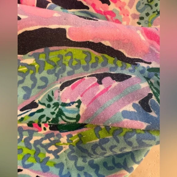 Lilly Pulitzer Callahan Knit shorts, High tide navy, Bringing Mermaid back sz 6 - Picture 3 of 5